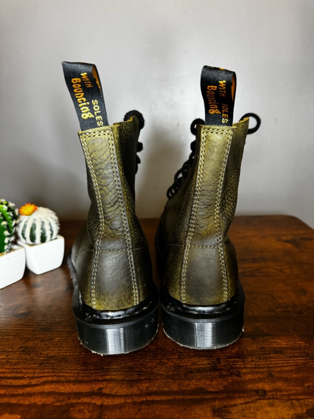 Awesome Dr. Martens 1460 PASCAL MADE IN ENGLAND TITAN LEATHER BOOTS - Picture 4 of 8